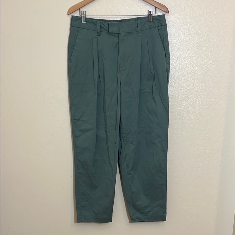 A New Day Green Cropped Pants